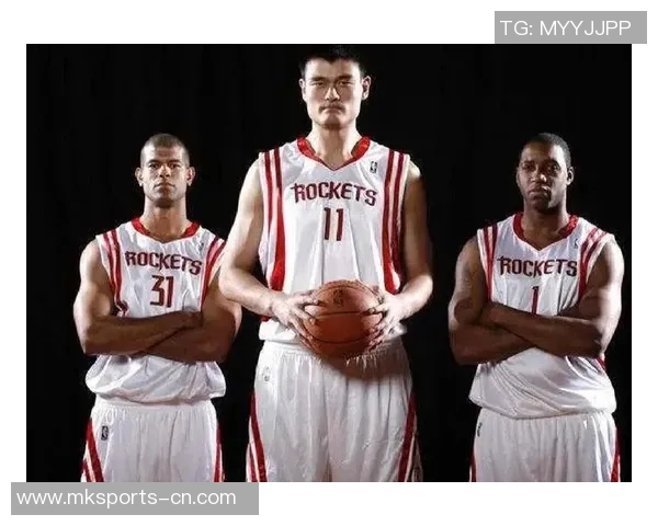 姚明在休斯敦正式宣布退役传奇篮球生涯画上完美句号