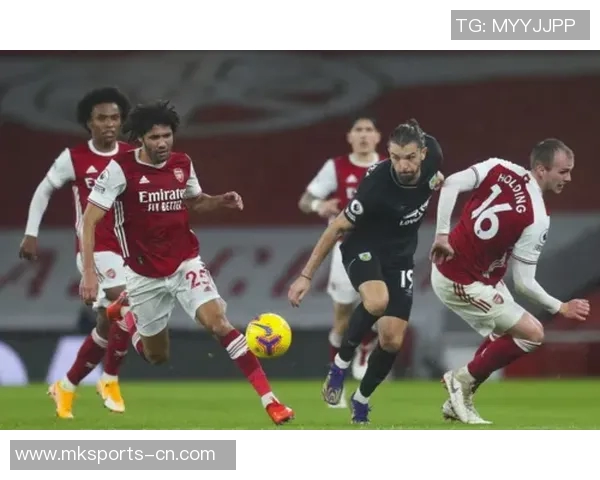 英超激战:拜仁险胜那不勒斯乌龙球成比赛转折点分析 英超激战:拜仁险胜那不勒斯乌龙球成比赛转折点分析